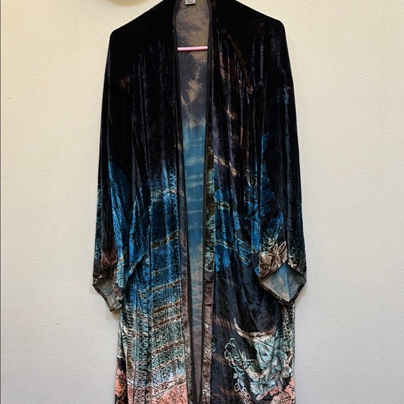 Citron Multicolor Velvet Kimono Robe - Picture 2 of 14